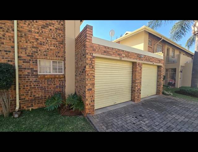 3 BEDROOM APARTMENT FOR SALE IN MAGALIESKRUIN